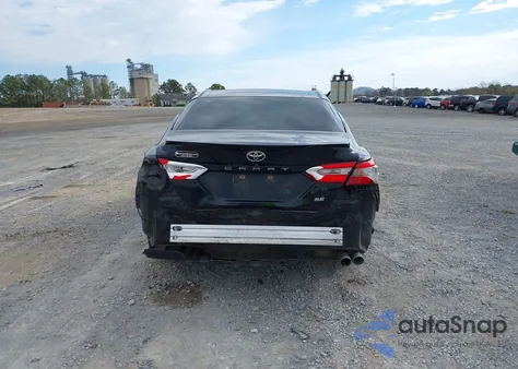 2018 Toyota Camry Se z USA, uszkodzony, nr VIN 4T1B11HK4JU099204